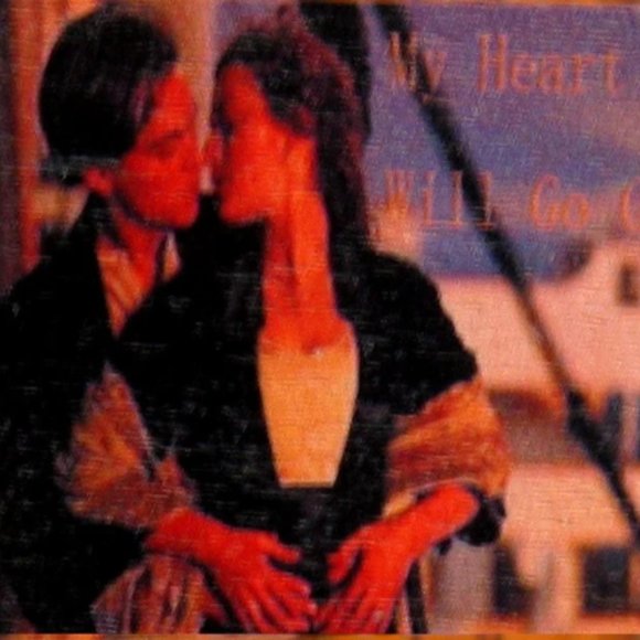 Mini TITANIC Hand Crank Music Box plays "My Heart Will Go On" Etched Wooden Box - Picture 3 of 8